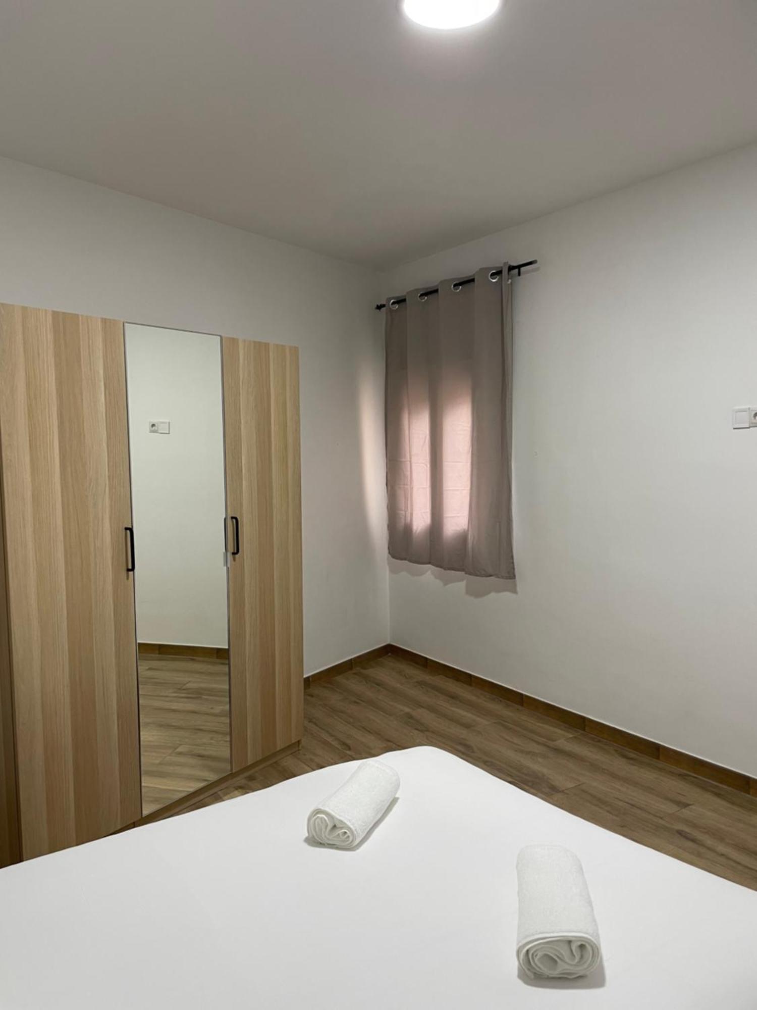 Apartamentos Tarradellas Sants Estacio Barcelona Eksteriør bilde