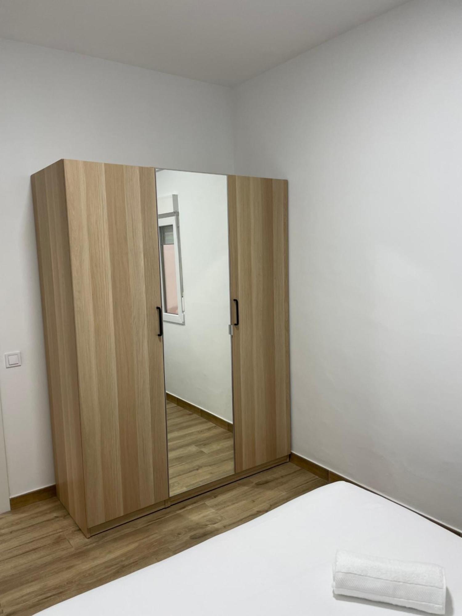 Apartamentos Tarradellas Sants Estacio Barcelona Eksteriør bilde