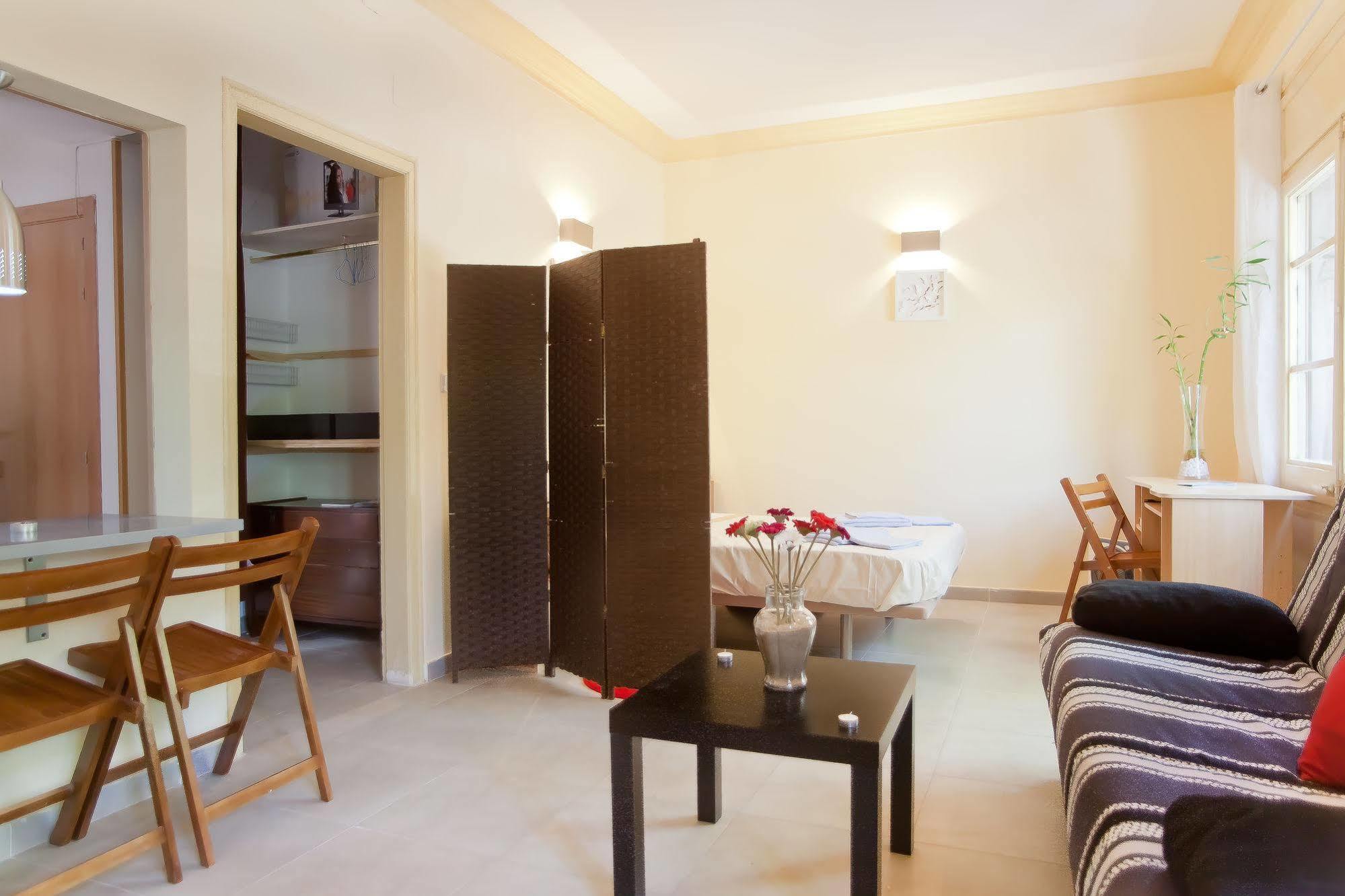 Apartamentos Tarradellas Sants Estacio Barcelona Eksteriør bilde