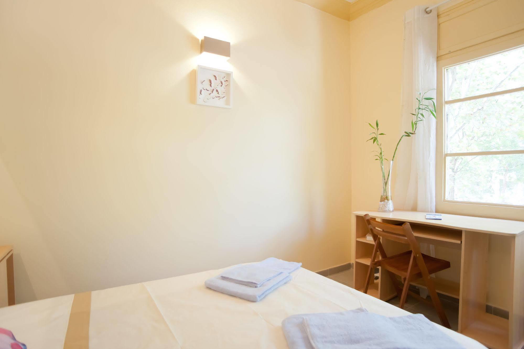 Apartamentos Tarradellas Sants Estacio Barcelona Eksteriør bilde
