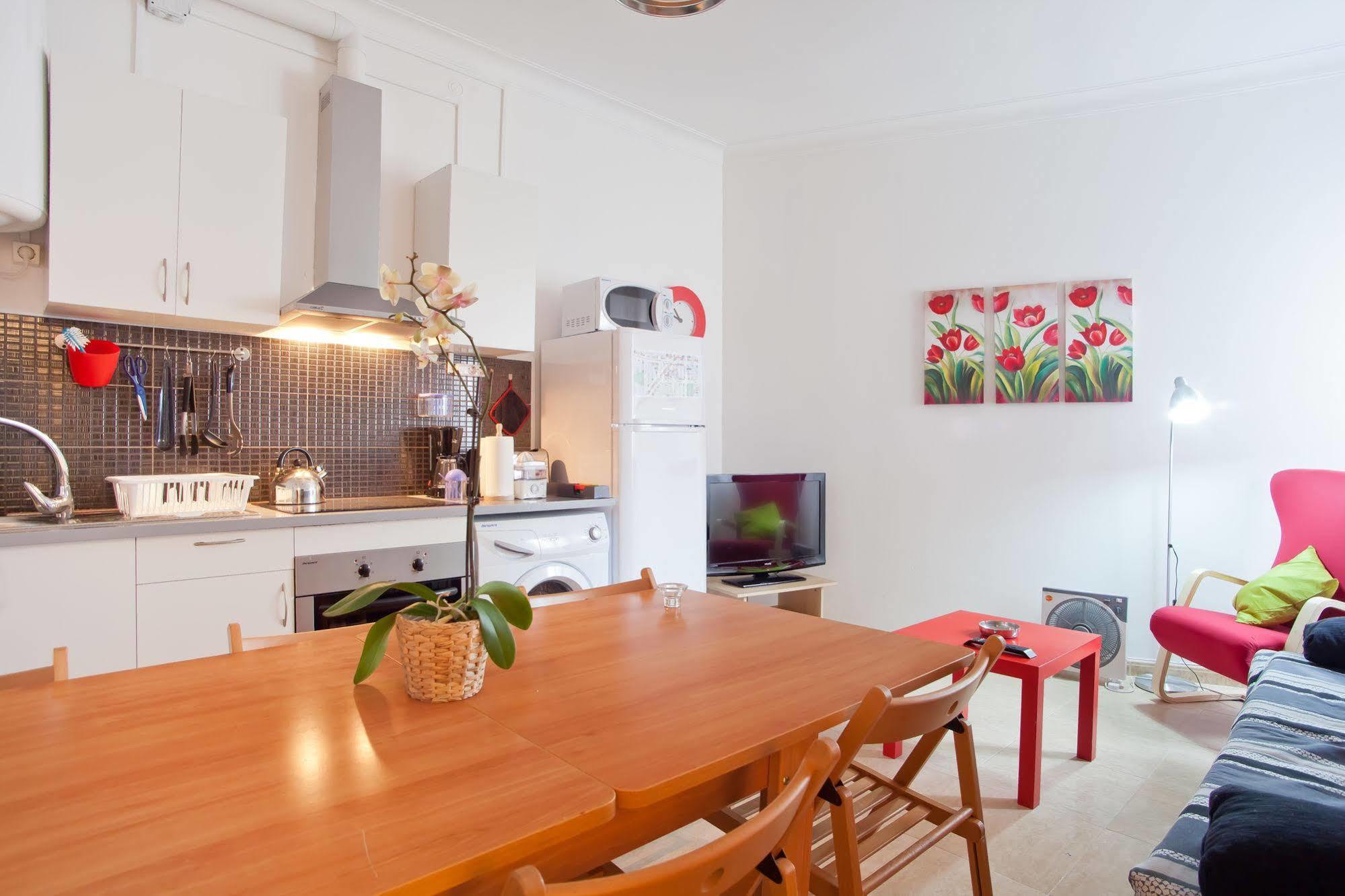 Apartamentos Tarradellas Sants Estacio Barcelona Eksteriør bilde